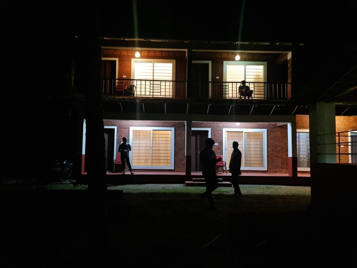 Homestay West House